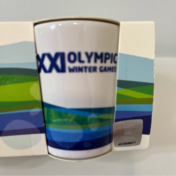 Vancouver 2010 Winter Olympics Games SHOT Glasses NIP RARE - Picture 3 of 5